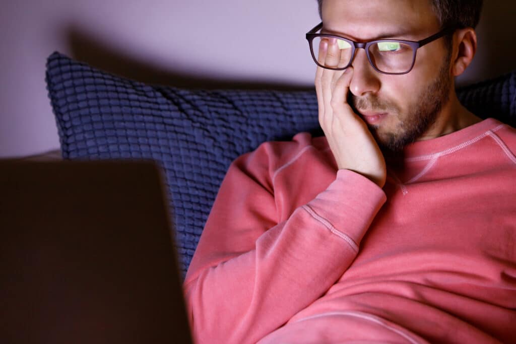 Tegn på pornoavhengighet basert på nyere forskning